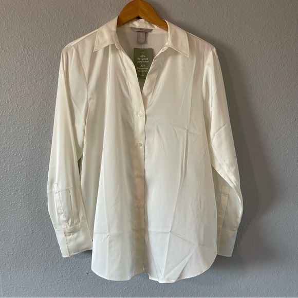 NWT H&M Women's Ivory Button-Up Blouse Long Sleeve Shirt Recycled Size Medium - Picture 1 of 3